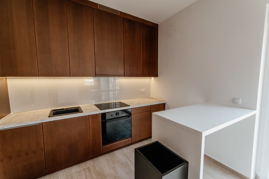 Une cuisine blanche, sur mesure